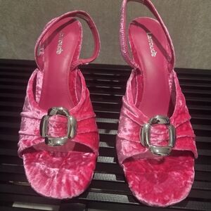 Larroudè Mayfair Fuschia Crushed Velvet Shoes Sz 8